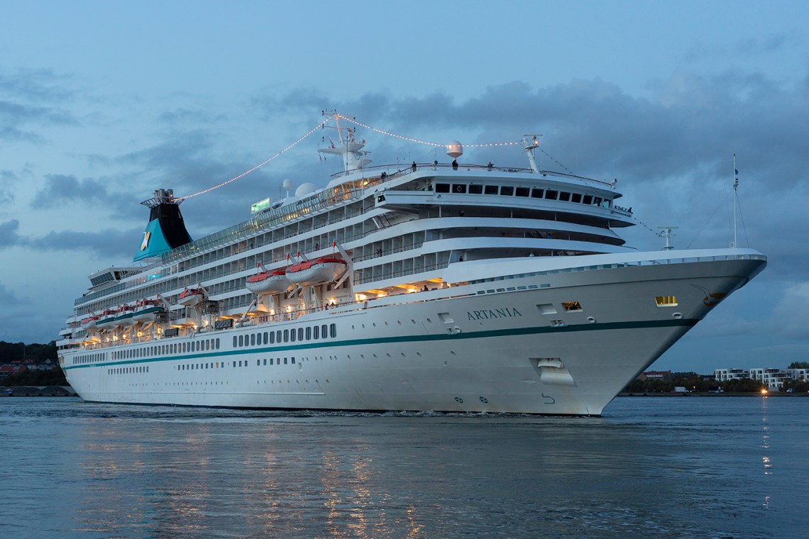 Artania_in_Aalborg_011